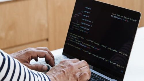 5 أنواع من الشعارات تلهمك في تصميمك التالي • بوابة التسويق الالكتروني • eMarketigate 5 أنواع من الشعارات تلهمك في تصميمك التالي